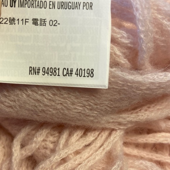 Blanket Scarf Pink - Picture 3 of 7